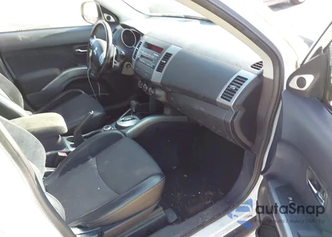 2010 Mitsubishi Outlander Se z USA, uszkodzony, nr VIN JA4JT3AW1AZ007319